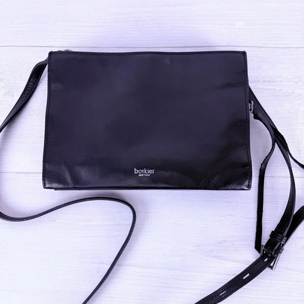Botkier New York Warren City Small Crossbody Bag Black Leather Studded‎